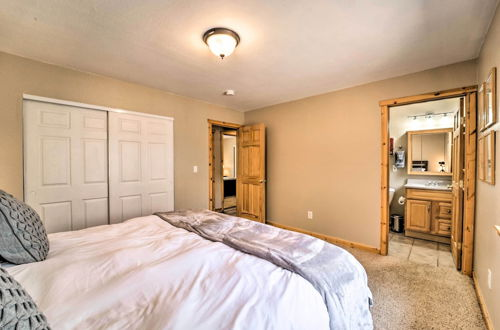 Photo 5 - Convenient Truckee Home Close to Donner Lake