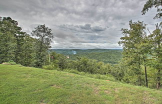 Foto 3 - Contemporary Mountaintop Cabin: 6 Mi to Natl Park