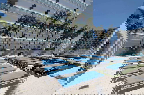 Foto 42 - Sapphire Suite Beachfront, Gym + Pool!