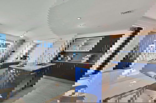 Foto 31 - Sapphire Suite Beachfront, Gym + Pool!
