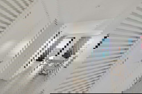 Foto 34 - Sapphire Suite Beachfront, Gym + Pool!