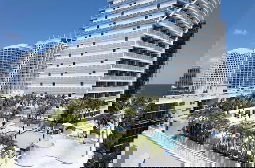 Foto 47 - Sapphire Suite Beachfront, Gym + Pool!
