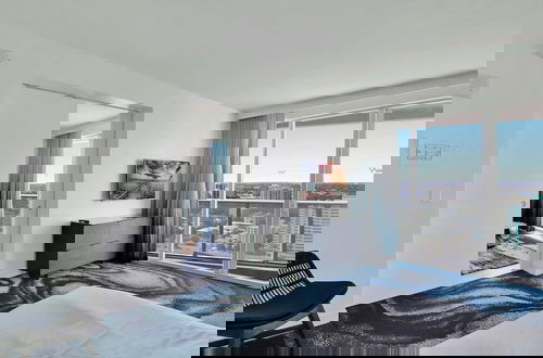 Foto 9 - Sapphire Suite Beachfront, Gym + Pool!