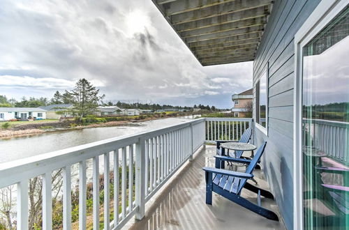 Photo 10 - Dog-friendly Canalfront Condo in Ocean Shores