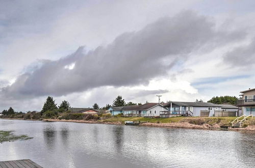 Photo 14 - Dog-friendly Canalfront Condo in Ocean Shores