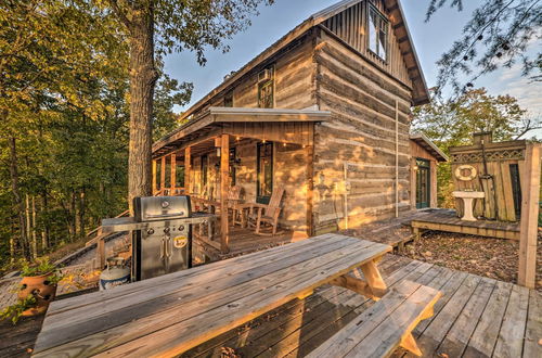 Photo 5 - Historic Cabin w/ Stunning Kentucky Lake View