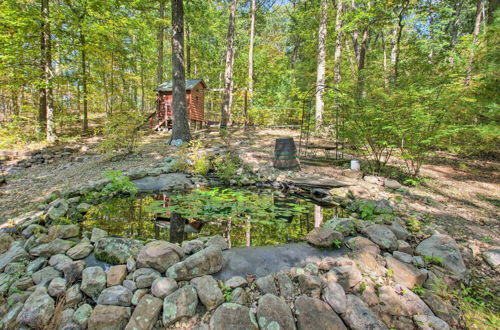 Foto 26 - Peaceful New Market Cabin w/ Deck & Fire Pit