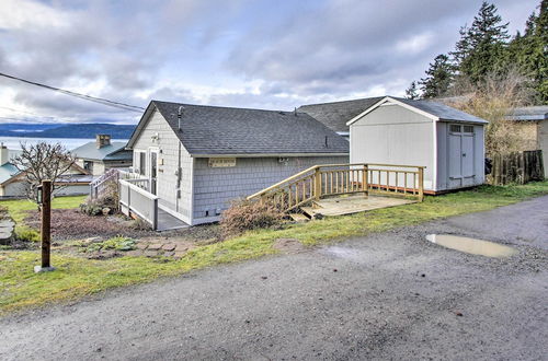 Photo 20 - Idyllic Waterfront Cottage W/beach & Sunset Views