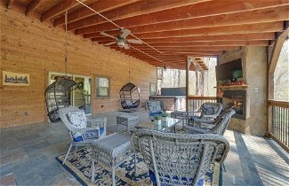 Foto 1 - Expansive Luxury Cabin: Game Room, Fire Pit, Deck