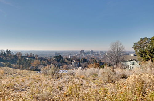 Photo 8 - Luxe, Modern Studio w/ Sweeping City Views