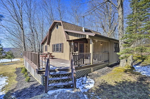 Photo 27 - Peaceful Woodsy Cabin by Hiking, Lakes & Vineyards