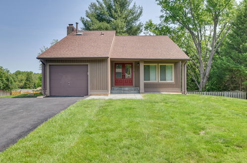 Photo 1 - Modern North Potomac Home w/ Furnished Deck