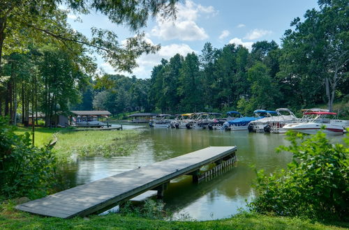 Foto 40 - Mineral Getaway w/ Grill, Fire Pits + Boat Docks