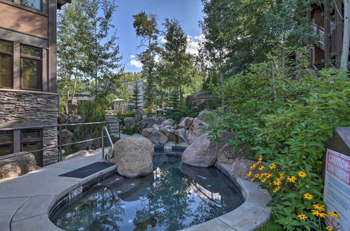 Foto 2 - Ski-in/out Oversized Aspen Studio W/pool & Hot Tub