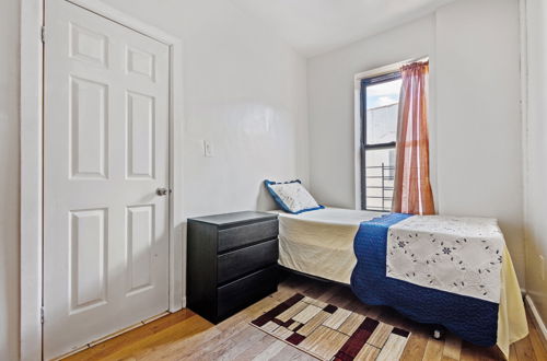 Photo 8 - Furnished Guest Rooms at Montgomery St