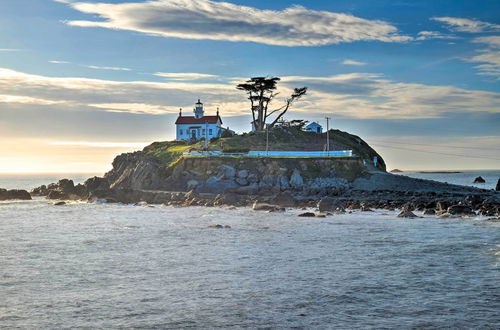 Photo 2 - Unique Dog-friendly Log Cabin: Short Walk to Ocean