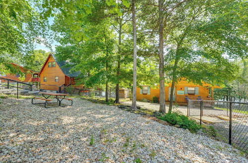 Photo 26 - Cozy Table Rock Lake Vacation Rental w/ Deck