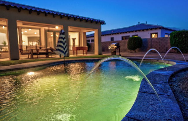 Luxury Resort Style Living w/ Pool & Jacuzzi - Foto 32