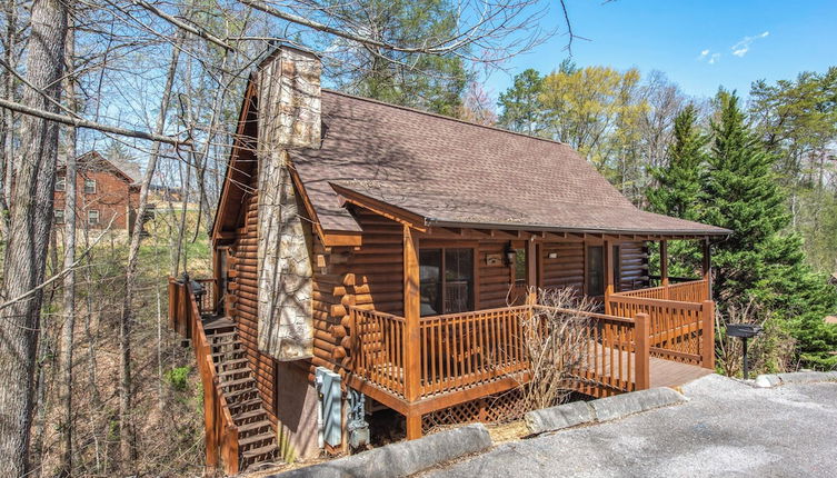 Photo 1 - Country Bear Cove - Hot Tub, Games & Deck w/ View