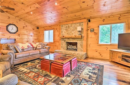 Photo 10 - Cozy Cullowhee Cabin With Breathtaking Views