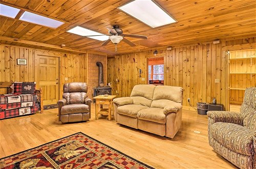 Photo 15 - Cozy Cullowhee Cabin With Breathtaking Views