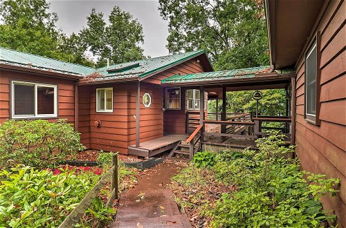 Photo 3 - Cozy Cullowhee Cabin With Breathtaking Views