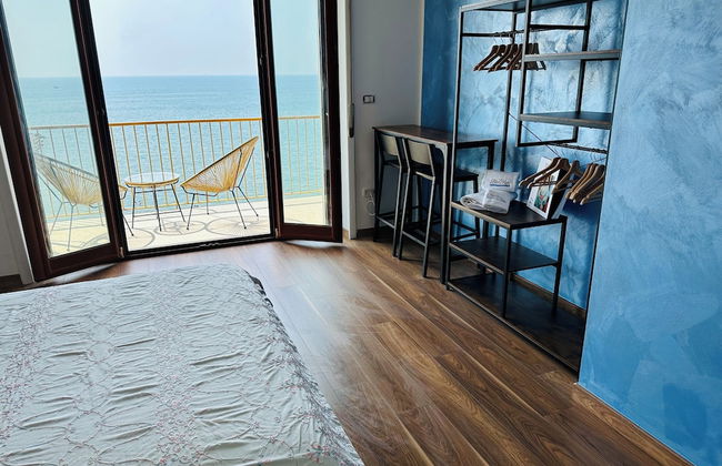 BluMare ArtHouse - Photo 1