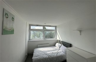 Photo 2 - Lovely 3-bed Apartment in London