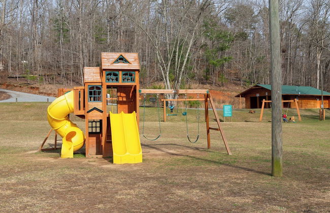 2 Bedroom Home in Ellijay! Private Hot Tub and Sunset Views - Foto 26