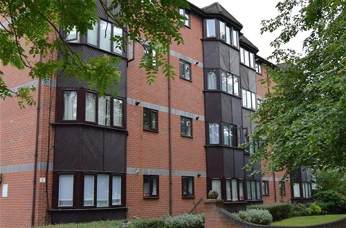 Foto 19 - Spacious 1-bed Apartment in Croydon-free Parking