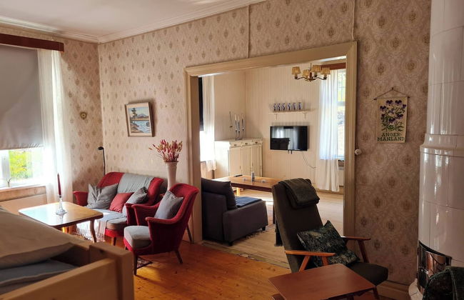 Bright and Spacious Living in Historic Building - Foto 8