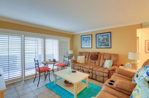 Foto 25 - Fort Pierce Condo With Private Beach Access