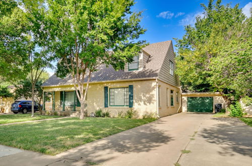 Photo 5 - Spacious Amarillo Home With Shared Fire Pit