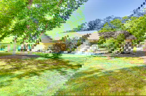 Foto 45 - 10-acre Lakefront Home w/ Pool, Hot Tub & Dock