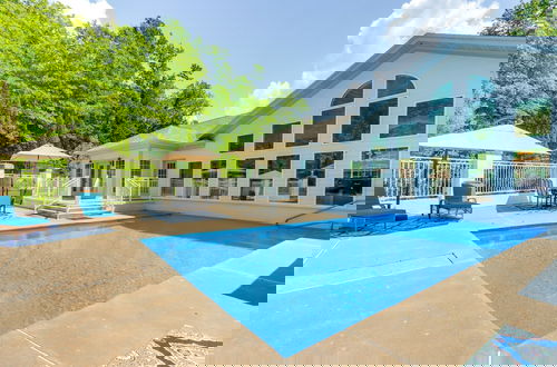 Foto 1 - 10-acre Lakefront Home w/ Pool, Hot Tub & Dock