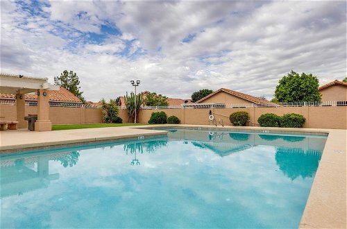 Foto 6 - Modern Peoria Home w/ Pool Access & Private Yard
