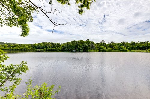 Photo 28 - Lakefront Connecticut Retreat Near Uconn