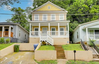 Photo 1 - Spacious Atlanta Home in Great Location