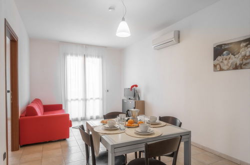 Photo 31 - Stylish Residence Le Fontane 2 Bedroom Apartment Sleeps 6 Persons Num2508