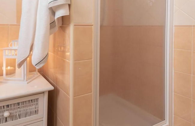 Stylish Residence Le Fontane 2 Bedroom Apartment Sleeps 6 Persons Num2508 - Foto 17