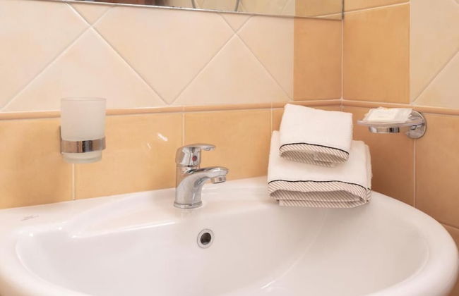 Stylish Residence Le Fontane 2 Bedroom Apartment Sleeps 6 Persons Num2508 - Foto 18
