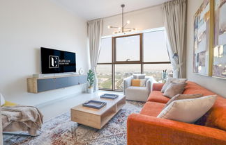 Foto 1 - Elite LUX Holiday Homes - Serene Golf View Living 1 BHK in Damac Hills Dubai