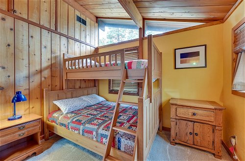 Foto 8 - Cozy Munds Park Cabin w/ Fireplace & Deck