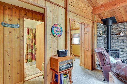 Foto 19 - Cozy Munds Park Cabin w/ Fireplace & Deck