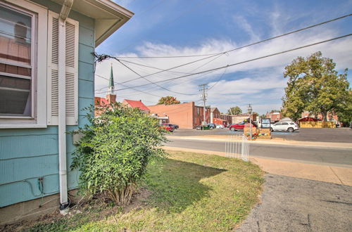 Photo 2 - Cottage W/yard, Walk to Historic Attractions