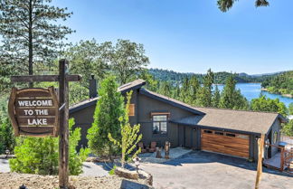 Photo 1 - Groveland Lake House w/ Hot Tub & Water Views