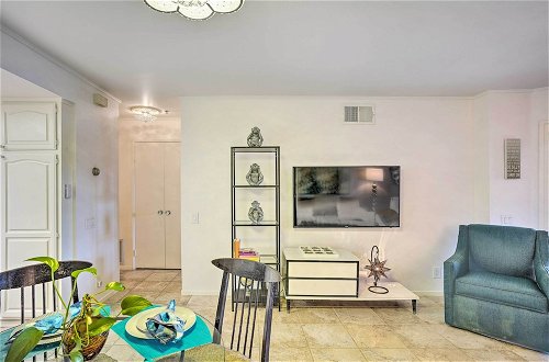 Foto 16 - Remarkable Condo Near Downtown Palm Springs