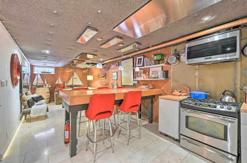 Photo 3 - Edmonds Apartment With Private Wine Cellar