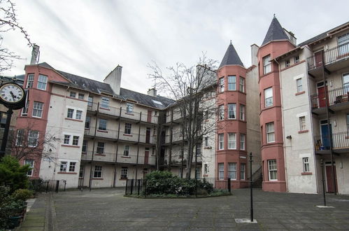 Photo 8 - 419 Luminous 2 Bedroom Apartment in the Heart of Edinburgh s Old Town