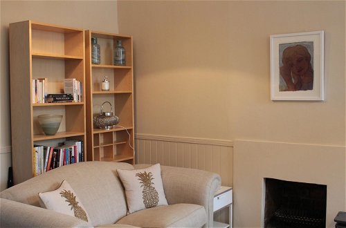 Photo 2 - 419 Luminous 2 Bedroom Apartment in the Heart of Edinburgh s Old Town